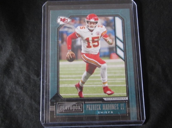 2020 PLAYBOOK PATRICK MAHOMES CHIEFS