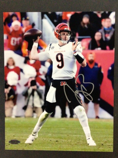 JOE BURROW SIGNED 8X10 PHOTO WITH IN PERSON COA BENGALS