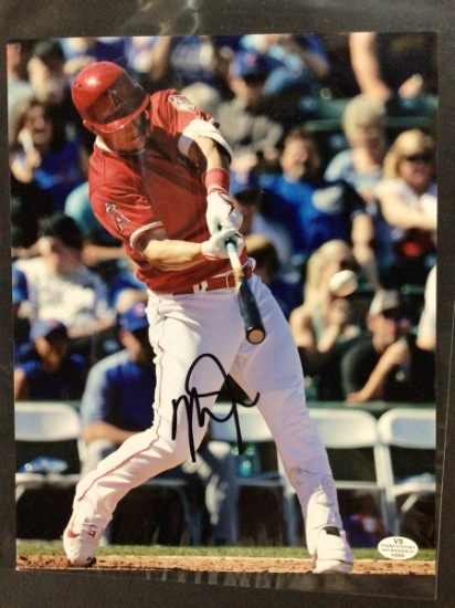 MIKE TROUT SIGNED 8X10 PHOTO WITH VS COA ANGELS