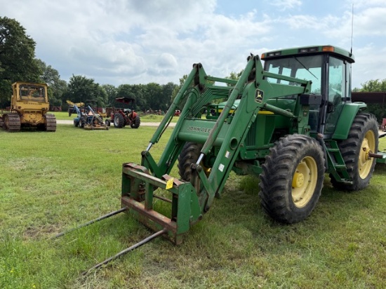 John Deere 7210