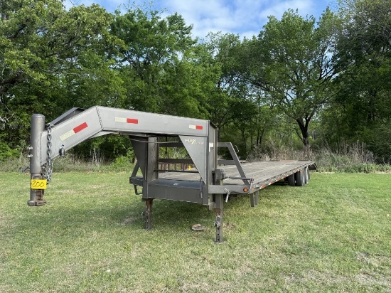 DIAMOND C 36FT GOOSENECK 2013