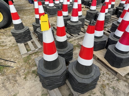 25 TRAFFIC CONES