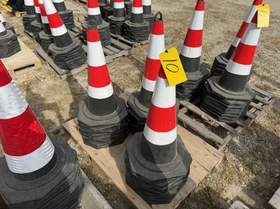 25 TRAFFIC CONES