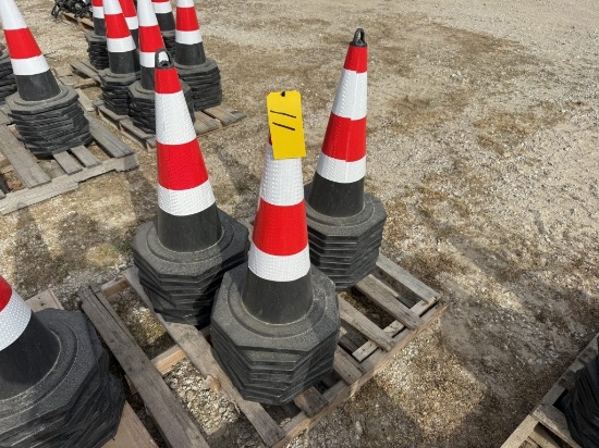 25 TRAFFIC CONES