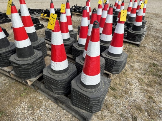 25 TRAFFIC CONES