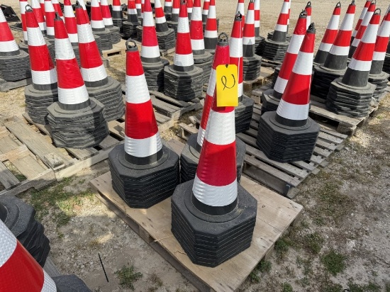 25 TRAFFIC CONES