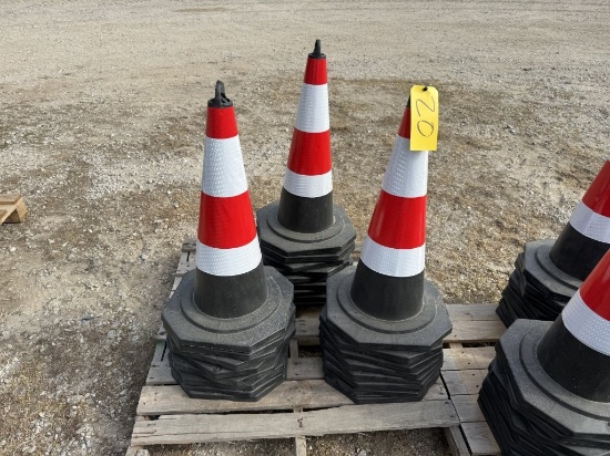 25 TRAFFIC CONES