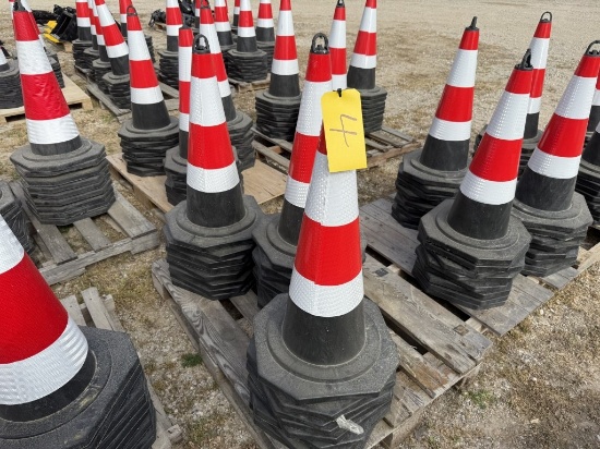 25 TRAFFIC CONES