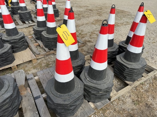 25 TRAFFIC CONES