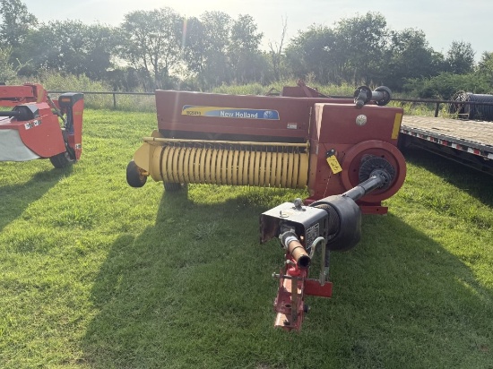 2011 New Holland BC5070 Square Baler