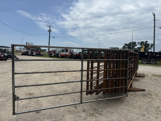 24ft Free Standing Panels w/ Gate! (10)