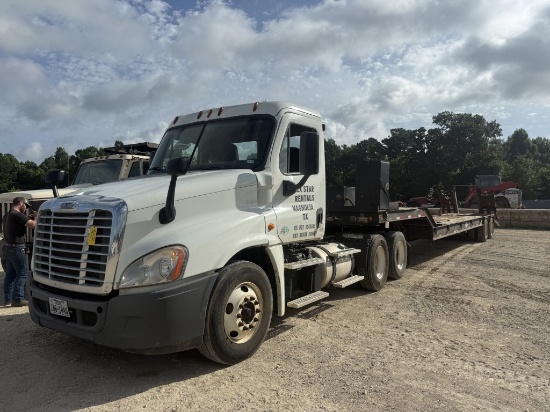 2014 Freightliner Semi Truck