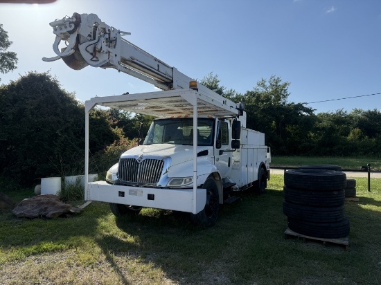 2007 International 4300DT466 Pole Truck