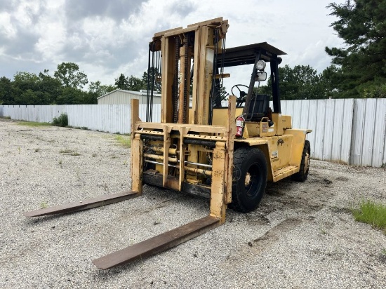 Caterpillar V225B Forklift