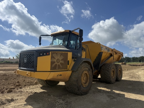 2017 Deere 410E 40-Ton Articulating Dump Truck