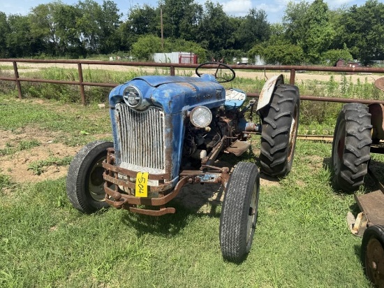 Ford Workmaster 600 Tractor
