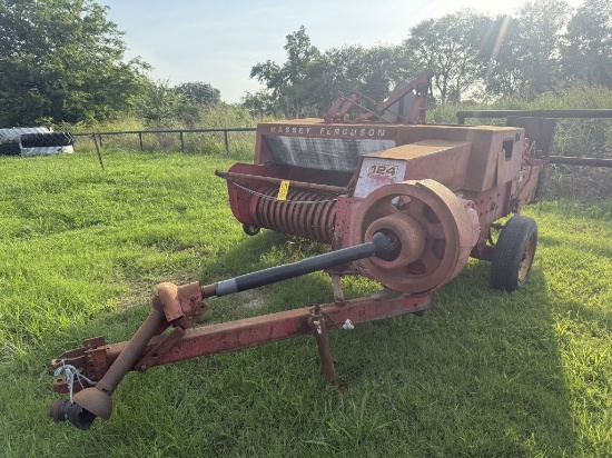 Massey Ferguson 124 SALVAGE Square Baler