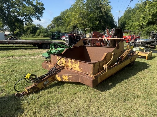 Soil Mover 7521 7.5cuyd Dirt Pan