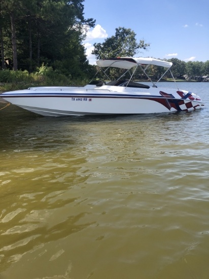 Eliminator 215 Skier Boat 2001