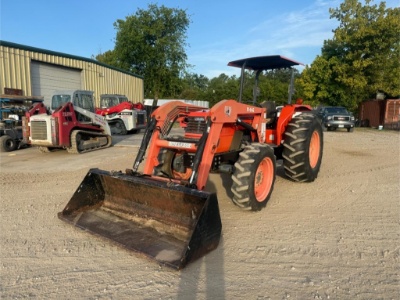 2000 Kubota M8200 Utility Special Tractor