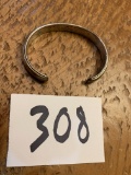 signed Johnathan Nez contemporary NAVAJO STERLING thick decorative bracelet 58 grams