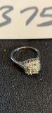 beautiful 18K white gold with diamonds cocktail ring 3 grams