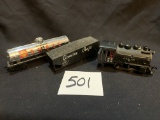 vintage HO Train Sante Fe Locomotive Tender and Shell Oil Co tanker car