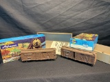 Pair Of Vintage Athearn Ho Scale Box Cars Sante Fe Texas & Pacific Stock Cars Nos