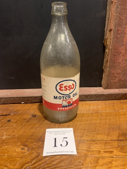 Original Hard To Find Esso Motor Oil Unexcelled Large Glass 1 Qt Oil Bottle