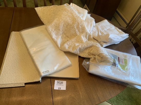 Large Group Of Linens, Irish Linen Table Cloth Etc…