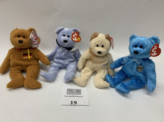 Four Unique Bear Beanie Babies Huggy, Classy, 1999 Holiday Teddy, Germania