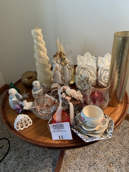 Large Group Of Home Décor Items Bookends, Etc…