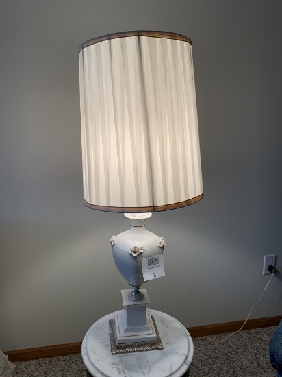 Beautiful Fancy White & Gold Pedestal Table Lamp