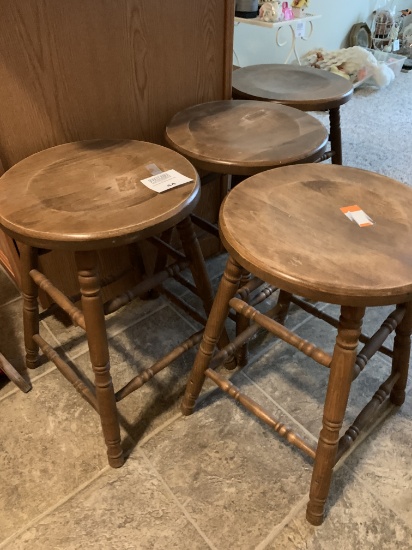 Set Of 4 Wooden Stools In Good Condition