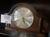 Bulova Mantle Battery Operated Clock Looks Great