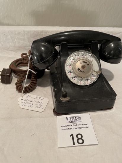 Western Electric late 1930s model 305 desk telephone w 5J dial and On/Off switch