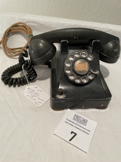 Western Electric model 305 metal early 1940s desk telephone w/Volume button