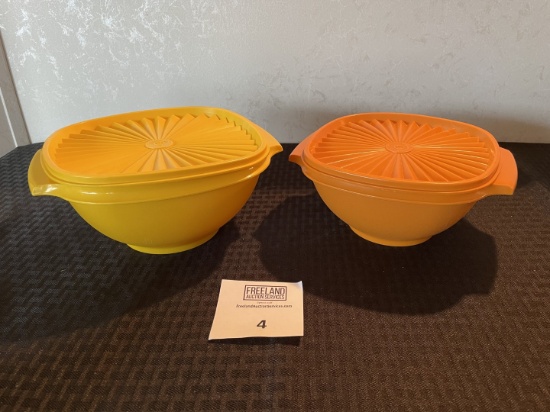 Pair of Vintage ORANGE/RUST Tupperware bowls with lids