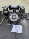 Western Electric B1 102 round base dial telephone from 1920s in working condition