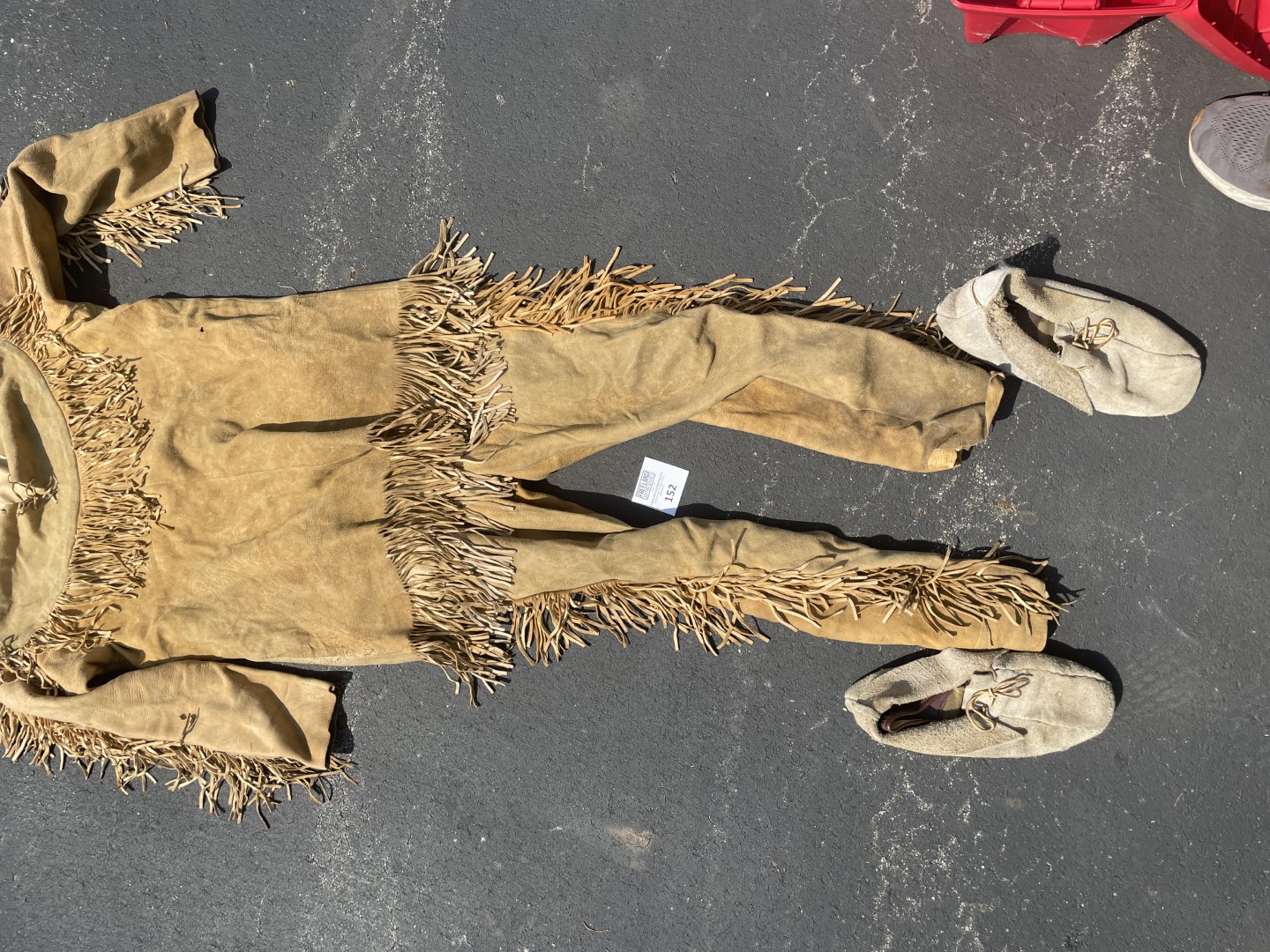 Sold at Auction: NATIVE AMERICAN BUCKSKIN TOP & PANTS @ ACCESSORIES
