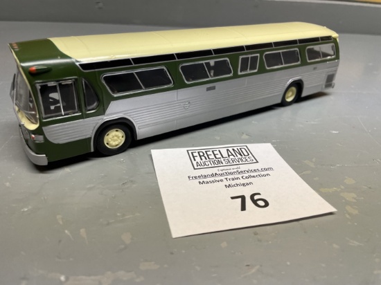 CORGI Bus 589 of 4000 made, Chicago-Fairbanks-Ontario