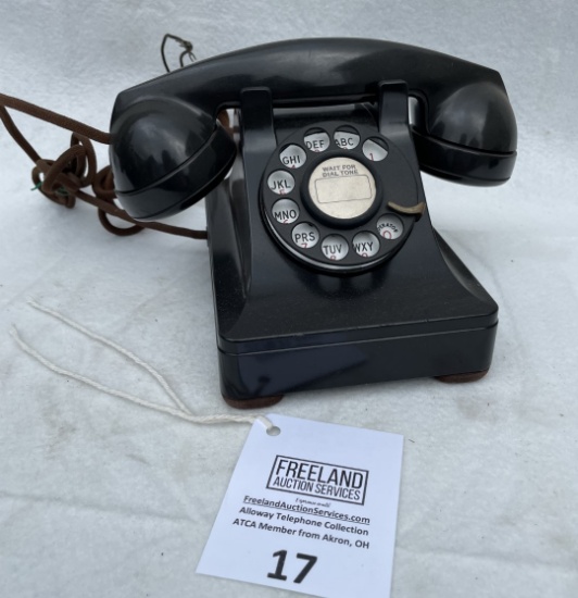 1940 Western Electric metal model 302 desk telephone