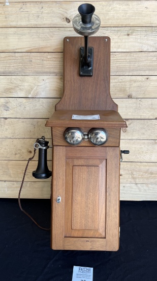 Museum Quality WESTERN ELECTRIC Co. Walnut Model 301 Fiddleback telephone