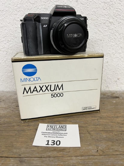 Minolta MAXXUM 5000 camera in box