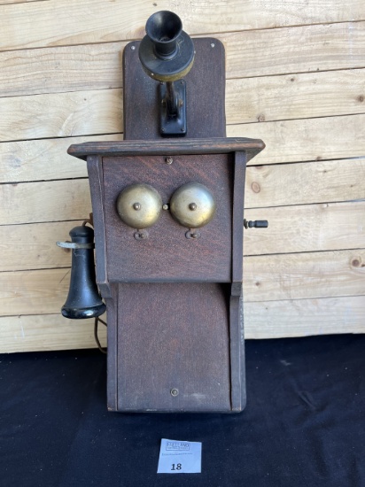 Oak early 1900s Central Telephone Co. wall fiddleback telephone