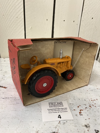 1987 Edition 1/16th Scale Minneapolis Moline Die Cast Collector Model Tractor in box