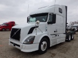 2011 VOLVO VNL 670