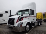 2015 VOLVO VNL 300