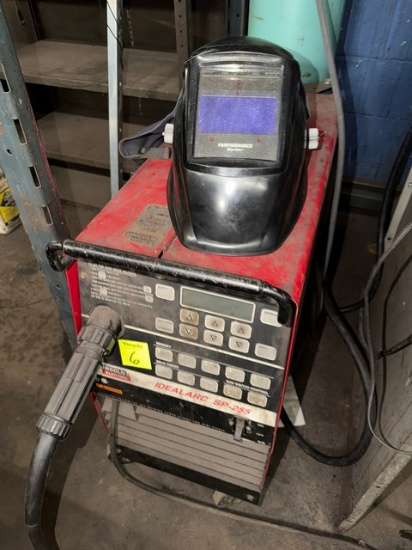 Lincoln Ideal arc SP-255 welder-no gas tank w/welding Mask
