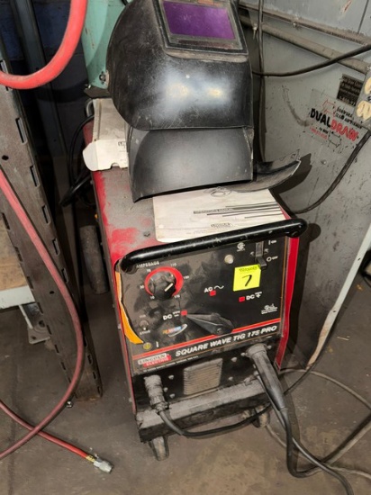 Lincoln Square wave Tig 175 Pro welder w/welding Mask-no gas tank